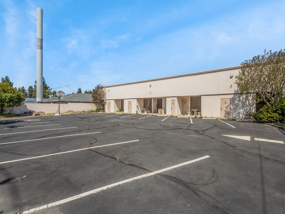 Professional Office Space Located Off Shaw Ave: 1241 E Shaw Ave, Fresno, CA 93710